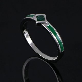 925 Sterling Silver ring with green stripes on the side and rhombus shaped green cubic zirconia - 