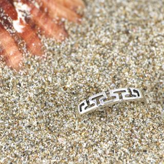 925 Sterling Silver toe ring with a simple meander design - 