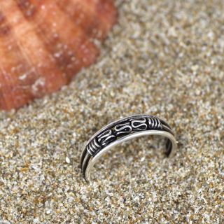 925 Sterling Silver toe ring with  an unpretentious meander design - 