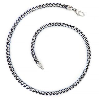 Chain necklace made of stainless steel fishbone with blue details Chain necklace made of stainless steel fishbone with blue details