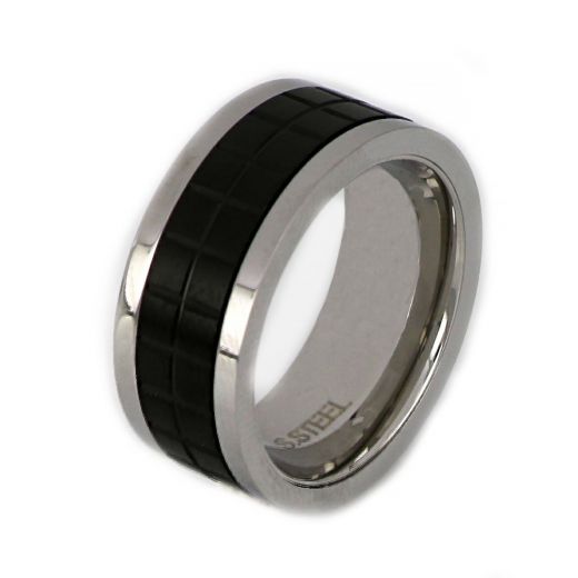 Two-tone embossed ring made of stainless steel