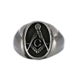 Stainless steel ring with embossed tectonic design - 