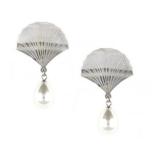 Embossed earrings made of stainless steel with hanging pearl in drop shape.