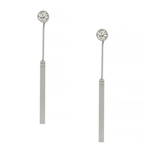 Long earrings made of stainless steel in a rectangular shape with one strass.