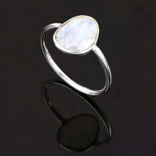 925 Sterling Silver ring rhodium plated with oval Rainbow Moonstone - 