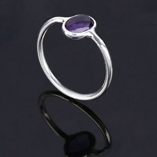925 Sterling Silver ring rhodium plated with oval Amethyst (9x7mm) - 