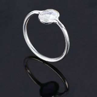 Χειροποίητο ασημένιο δαχτυλίδι επιροδιωμένο με οβάλ φεγγαρόπετρα (9x7mm) - 
