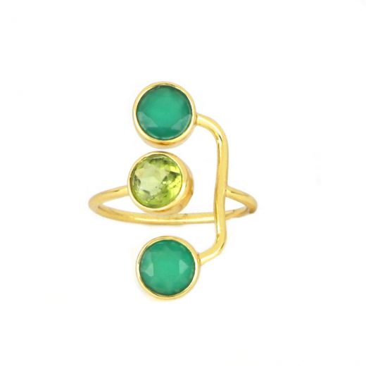 Χειροποίητο ασημένιο δαχτυλίδι επιχρυσωμένο με στρογγυλές  πέτρες δύο πράσινο όνυχα και μία περίδοτο