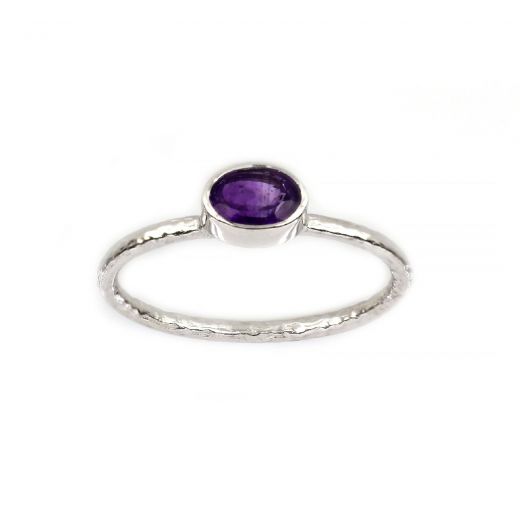 925 Sterling Silver ring rhodium plated with oval Amethyst (7x6mm)