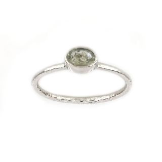 925 Sterling Silver ring rhodium plated with oval Green Amethyst