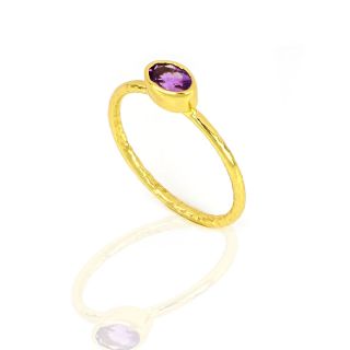 925 Sterling Silver ring gold plated with oval Amethyst (7x5) - 