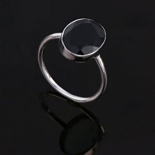 Χειροποίητο ασημένιο δαχτυλίδι επιροδιωμένο με οβάλ μαύρο όνυχα (14x11mm) - 