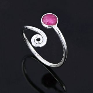 925 Sterling Silver ring rhodium plated with round garnet - 
