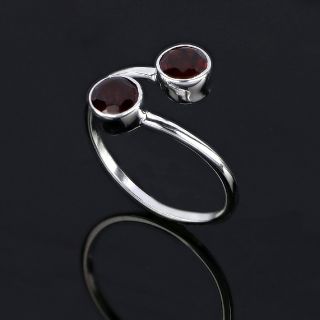 925 Sterling Silver ring rhodium plated with two round garnet stones 5 mm - 