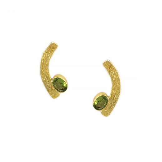 925 Sterling Silver earrings gold plated with peridote in curved shape